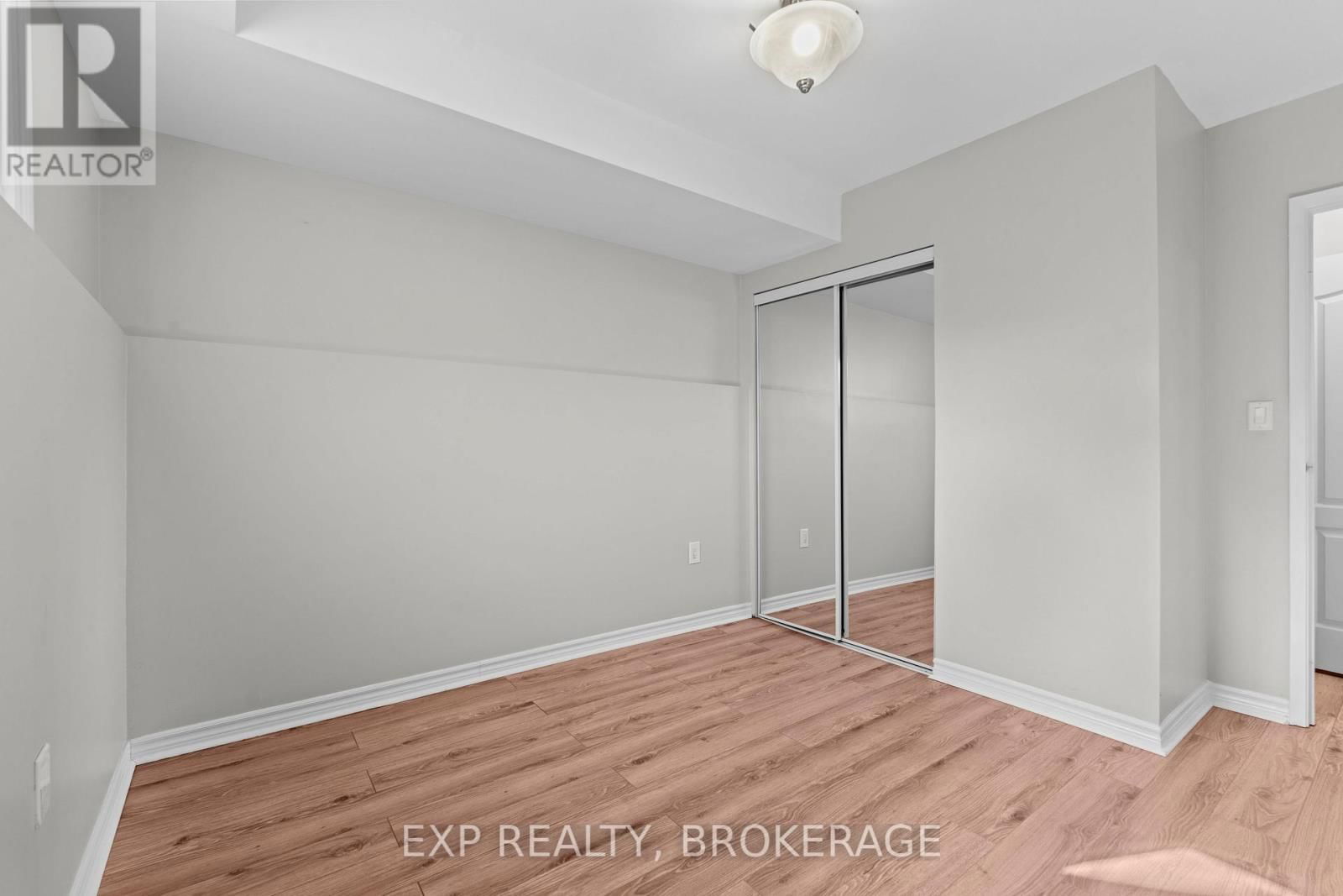 15 WINDFIELD CRESCENT Image 23