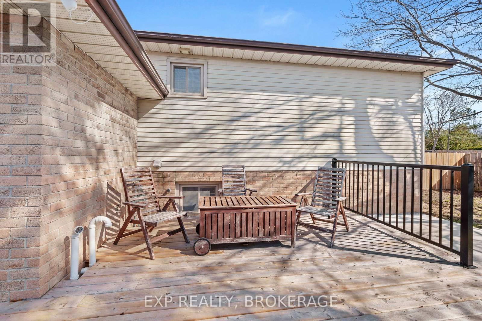 15 WINDFIELD CRESCENT Image 27
