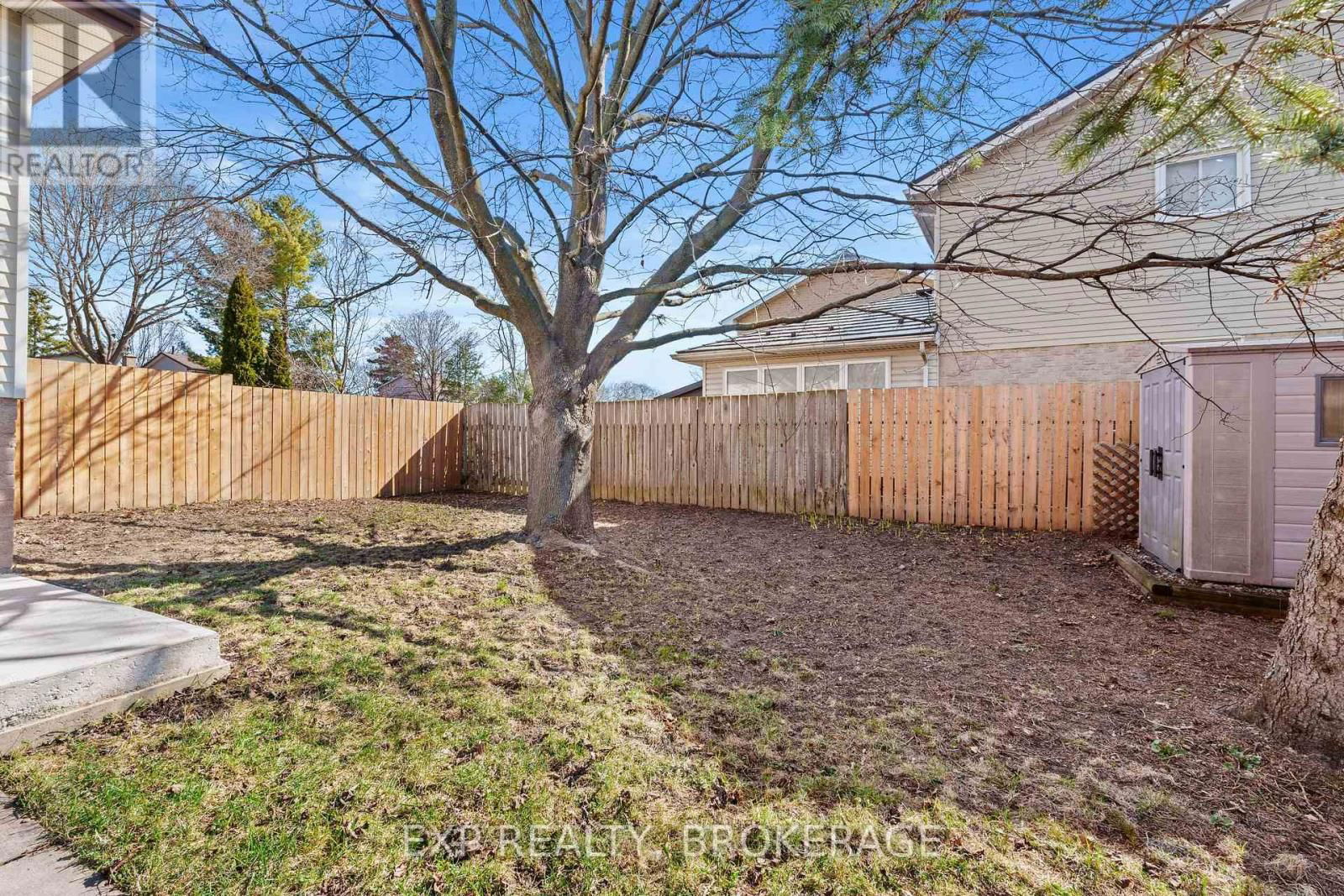 15 WINDFIELD CRESCENT Image 28