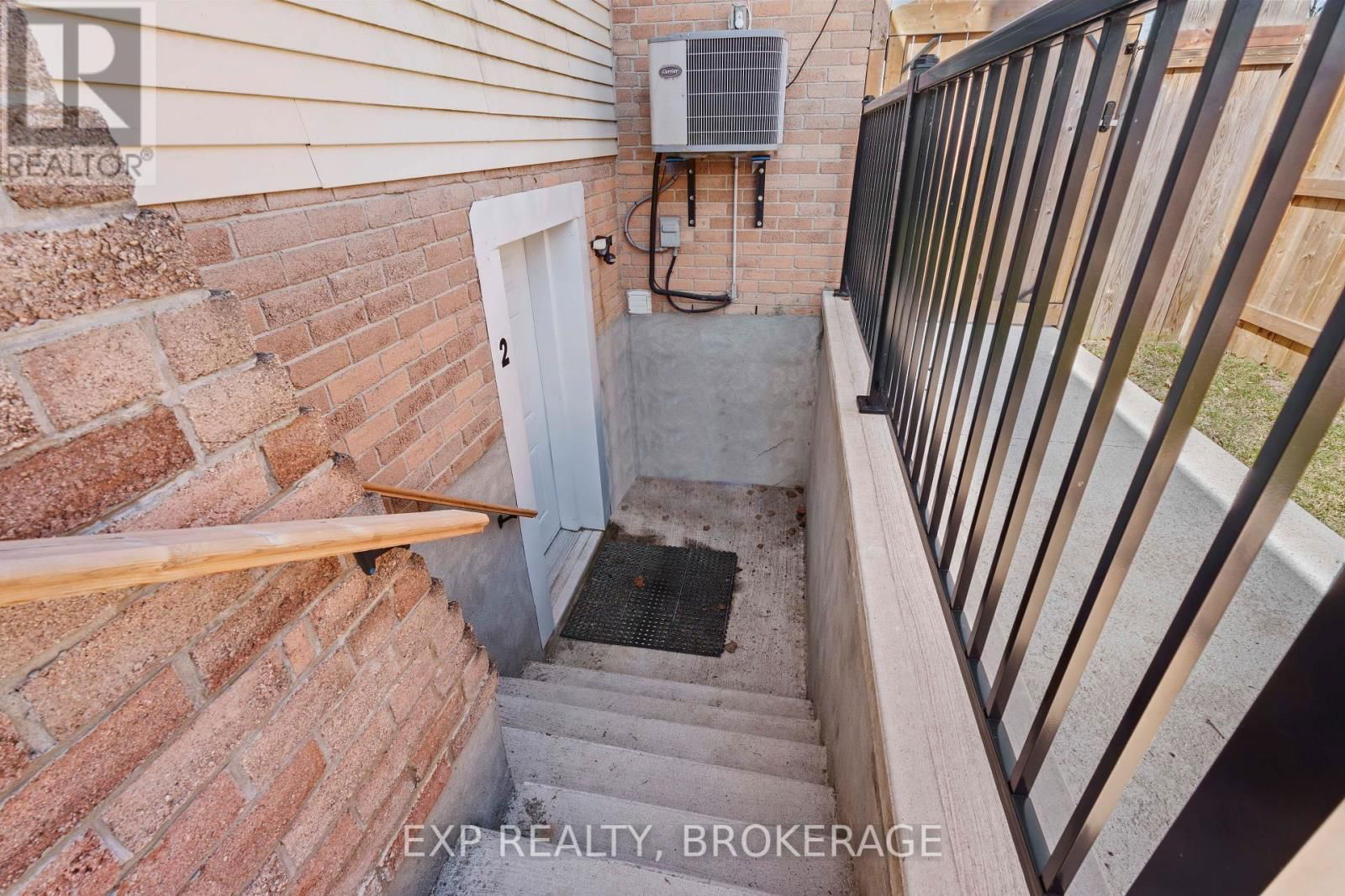 15 WINDFIELD CRESCENT Image 31