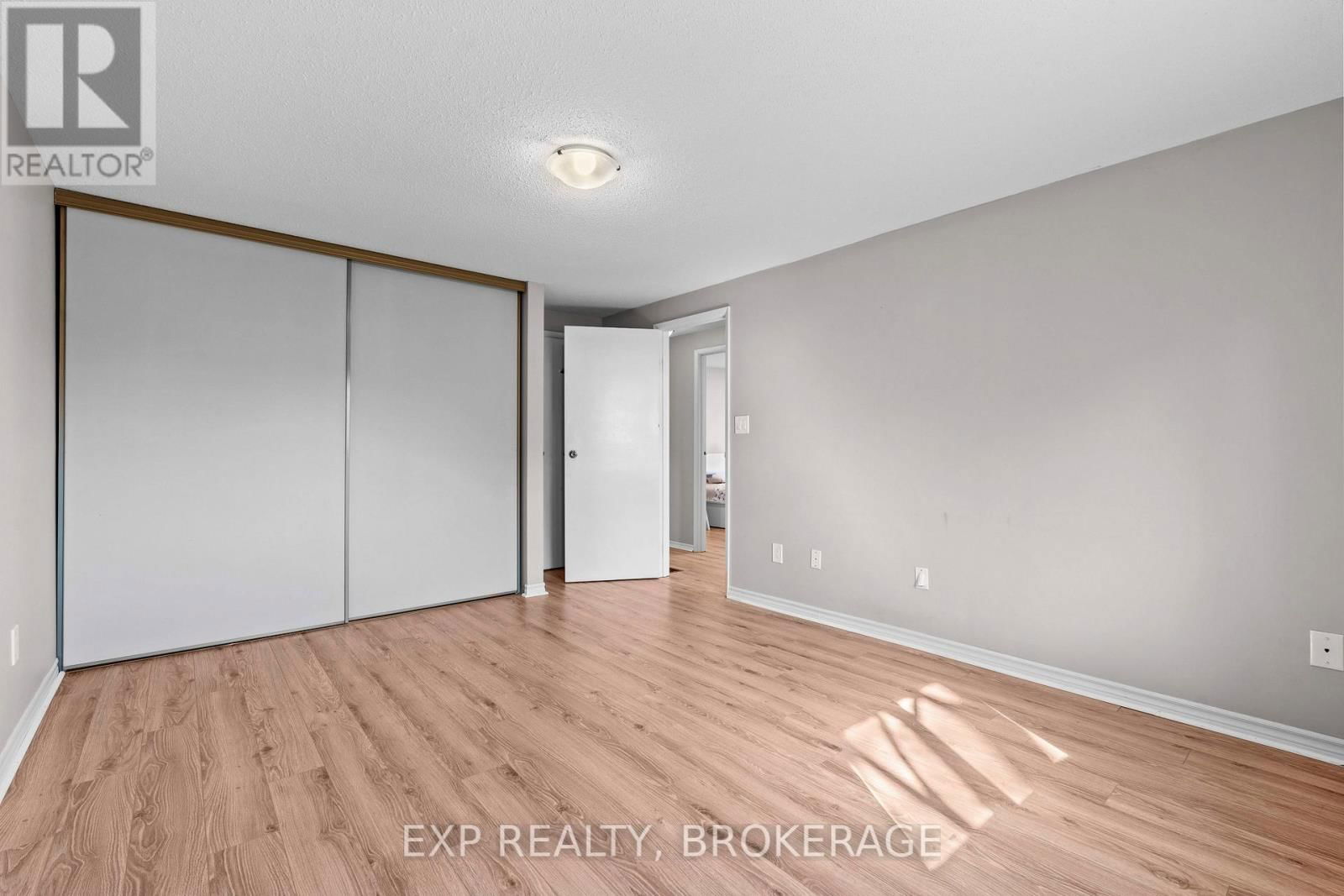 15 WINDFIELD CRESCENT Image 48
