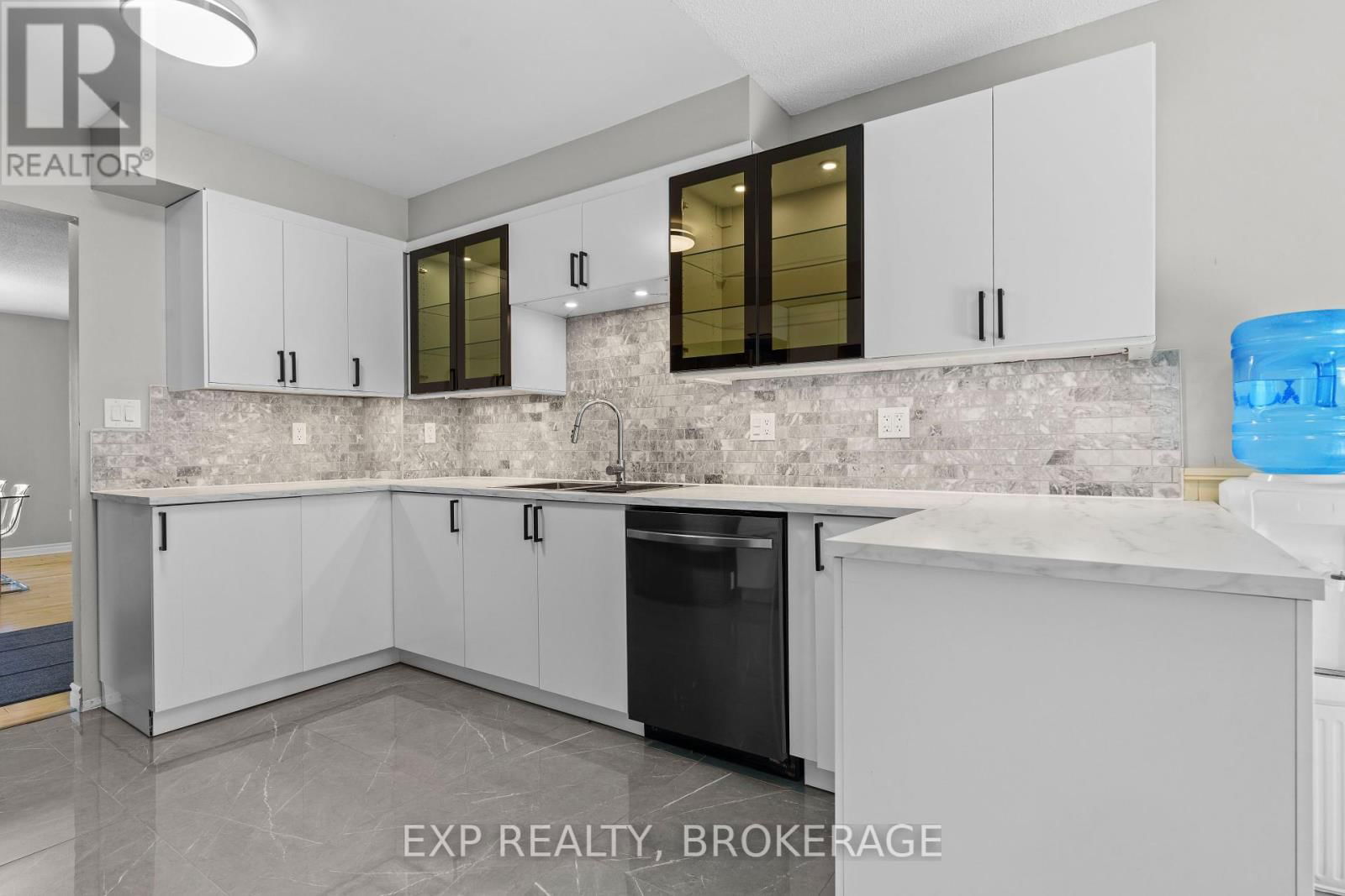 15 WINDFIELD CRESCENT Image 49
