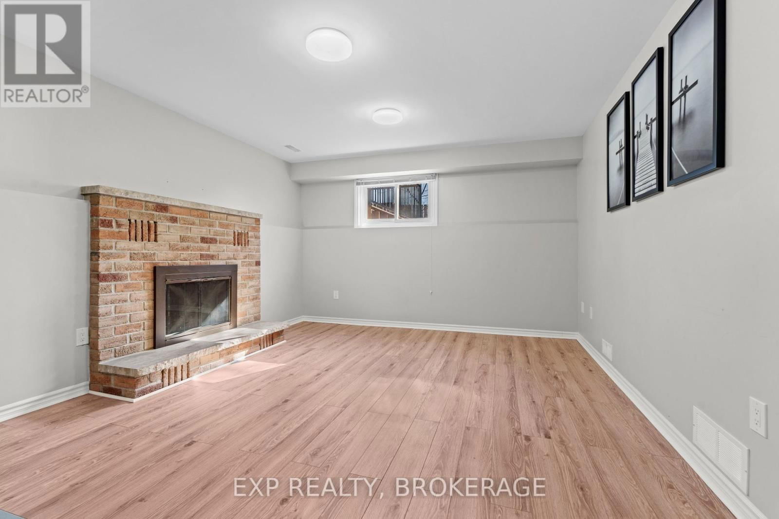 15 WINDFIELD CRESCENT Image 50