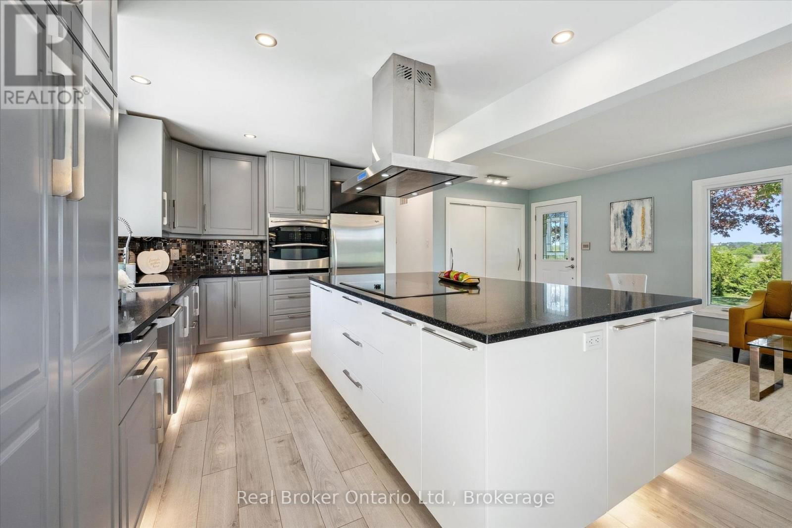 9435 WELLINGTON ROAD 22 Image 17