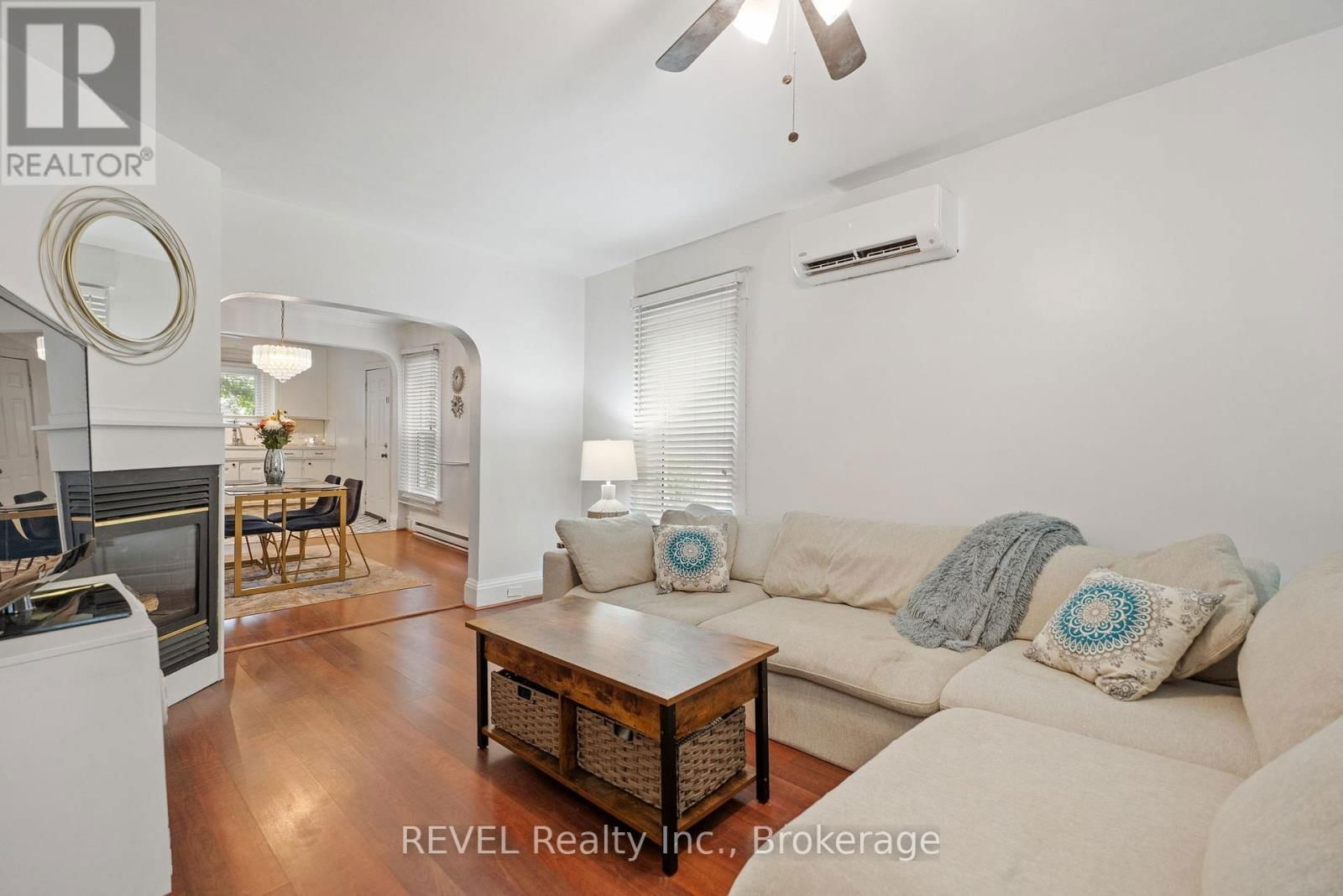 224 JARVIS STREET Image 11