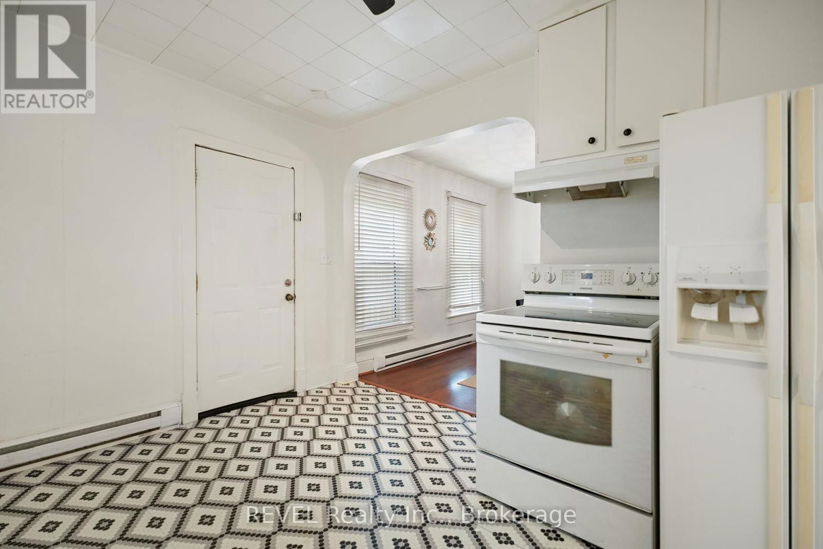 224 JARVIS STREET Image 20