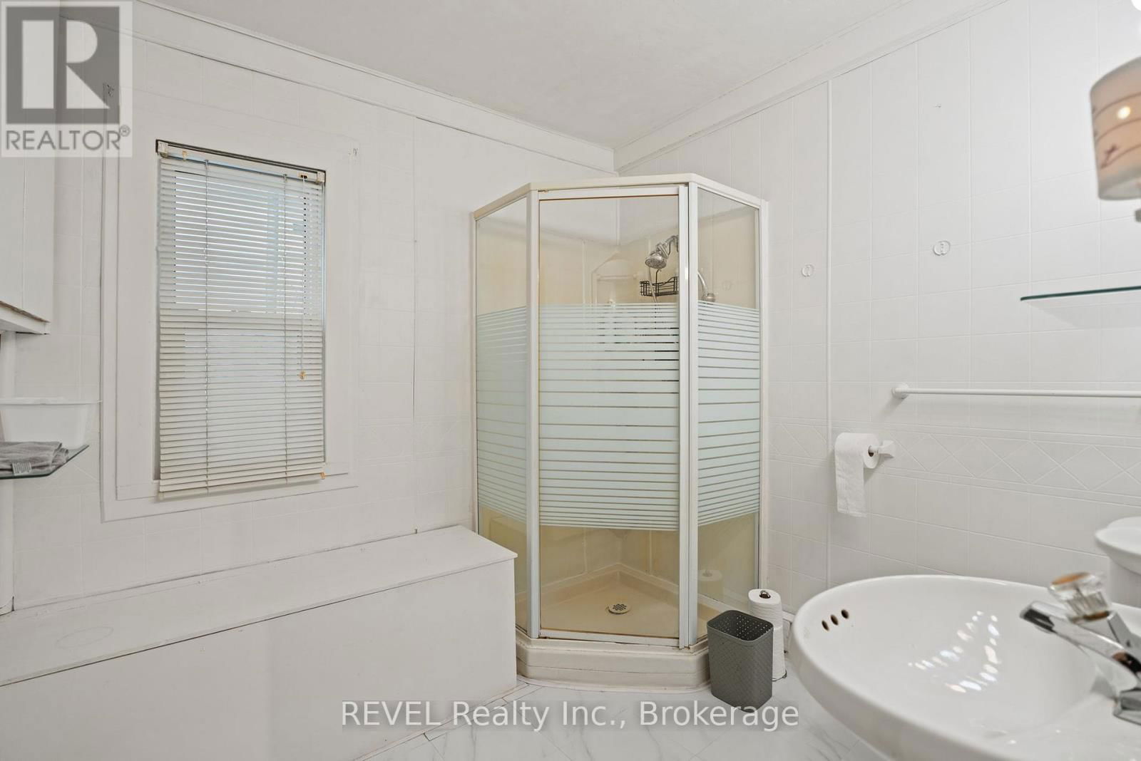 224 JARVIS STREET Image 25