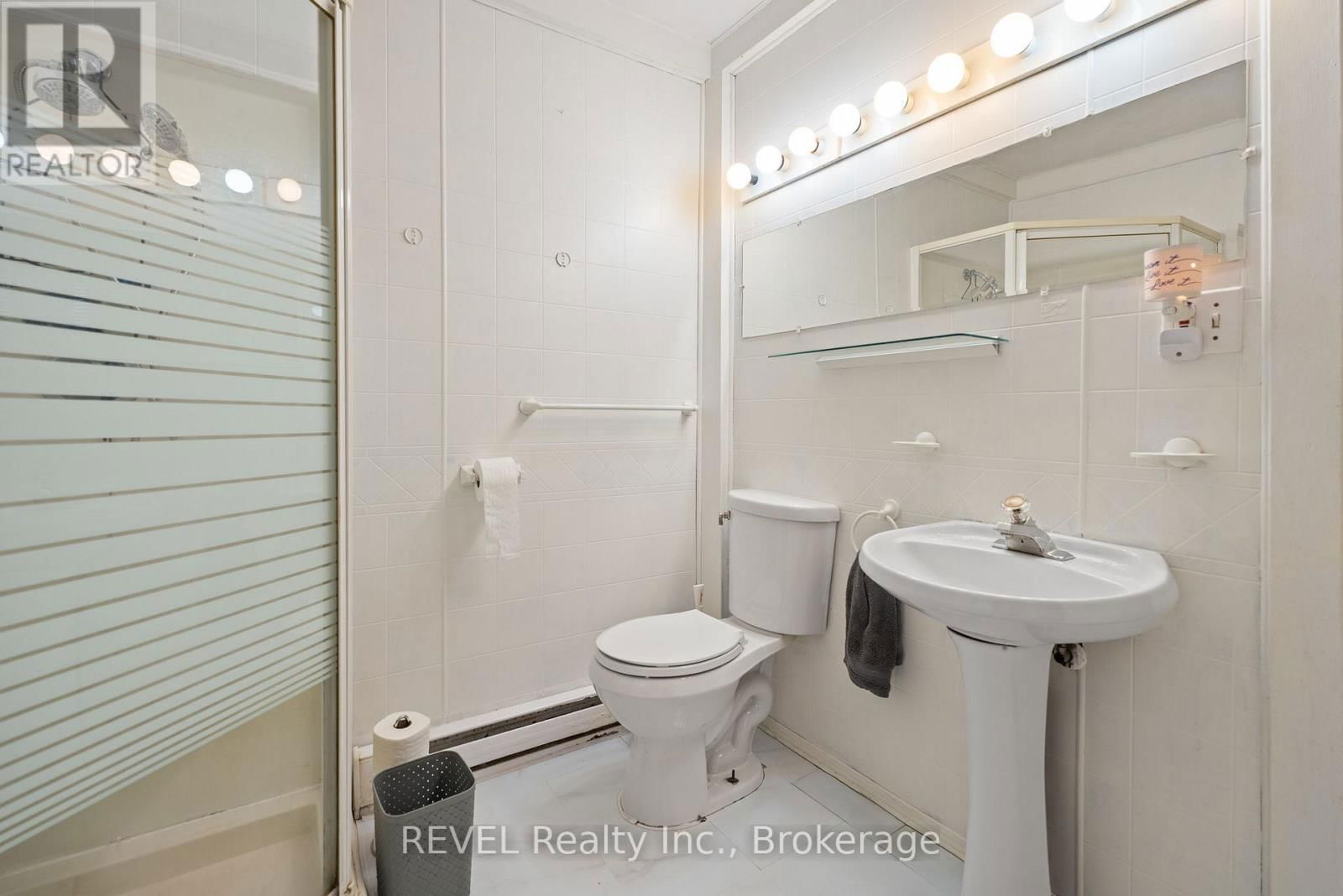 224 JARVIS STREET Image 26
