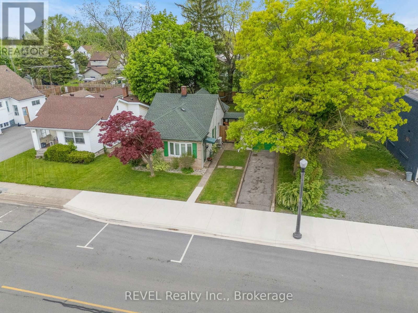 224 JARVIS STREET Image 27