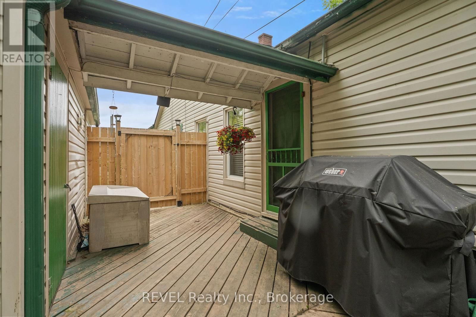 224 JARVIS STREET Image 8