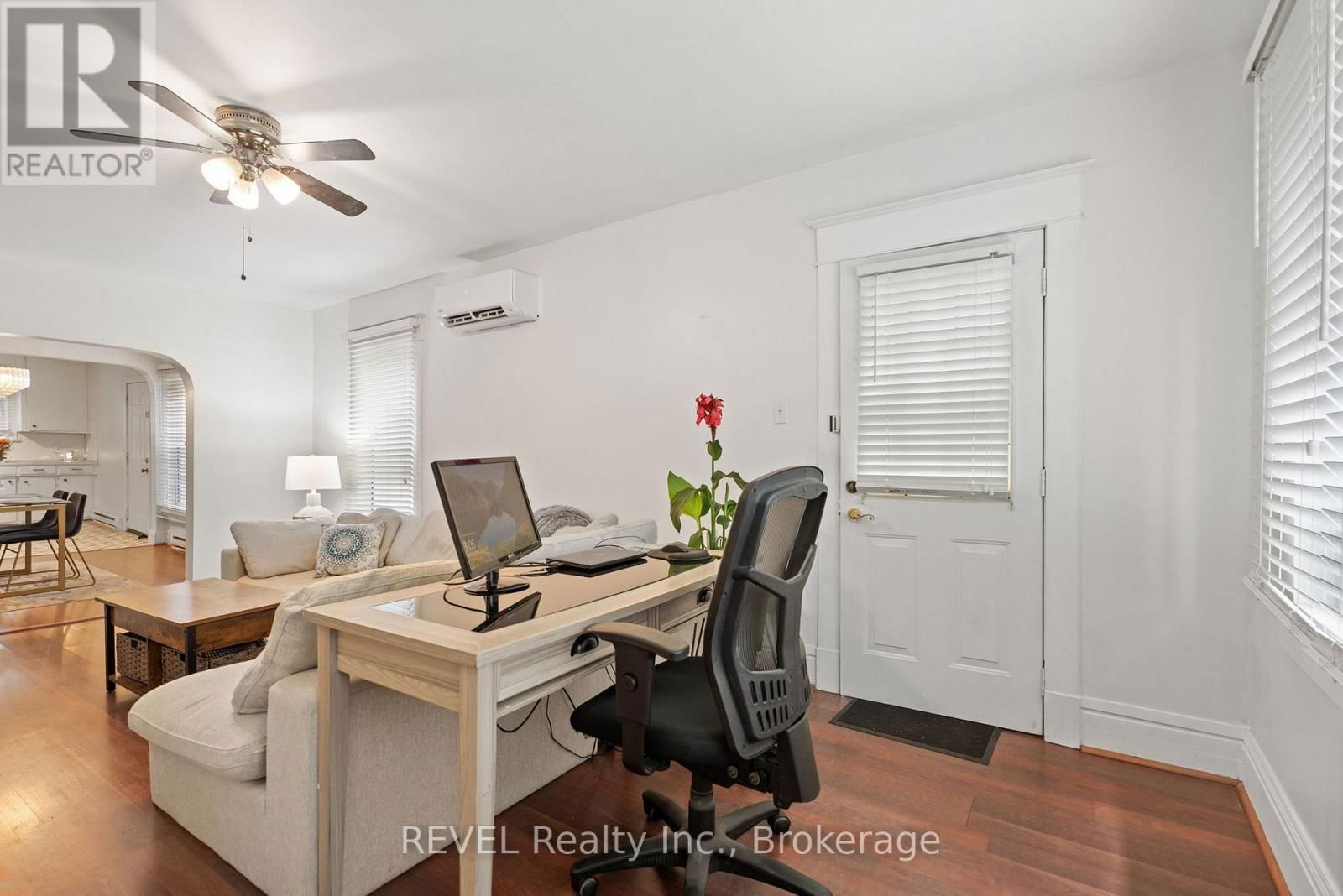 224 JARVIS STREET Image 9