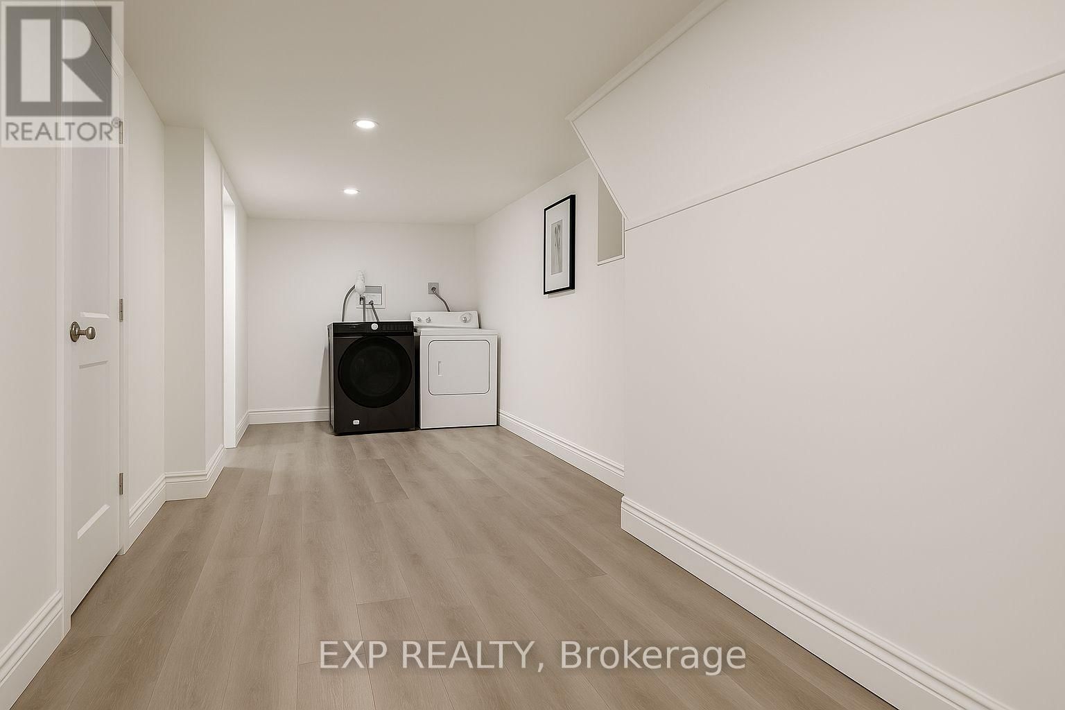 111 PARK ROW NORTH Image 31