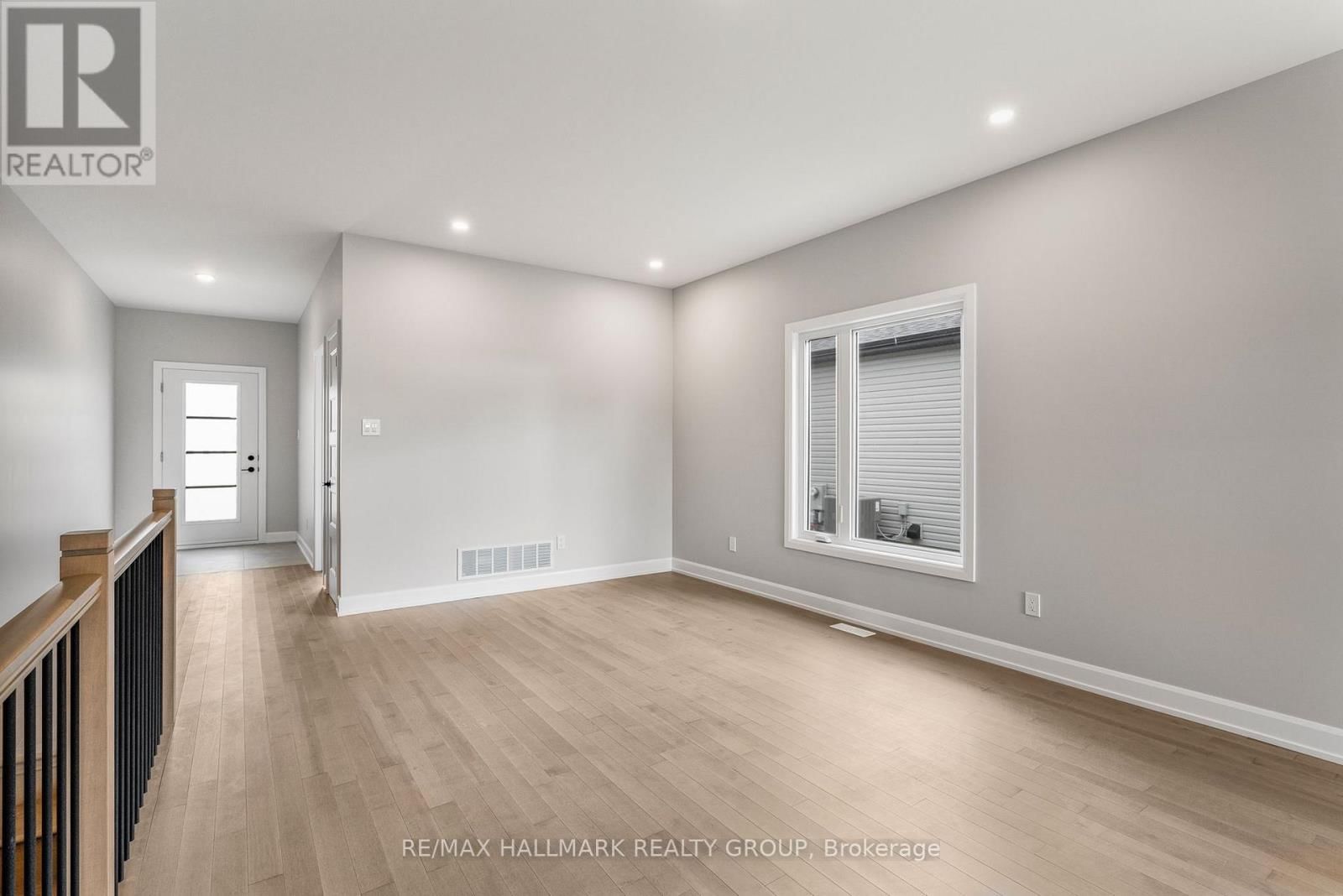 310 ZAKARI STREET Image 10