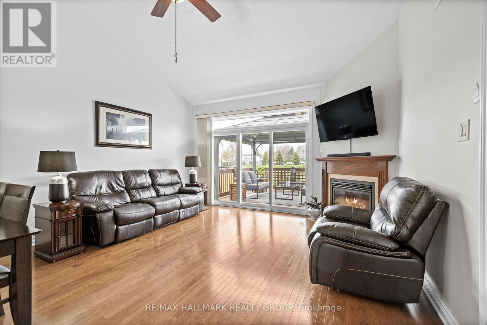 914 EASTBORO AVENUE Image 12