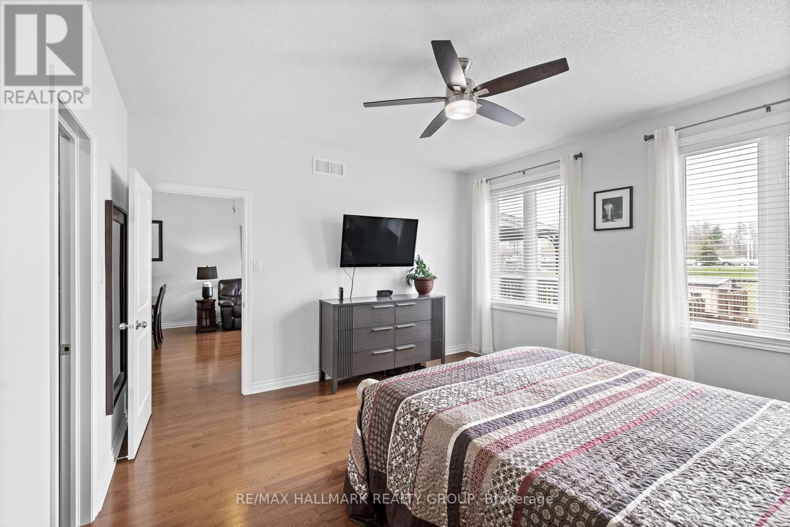 914 EASTBORO AVENUE Image 19