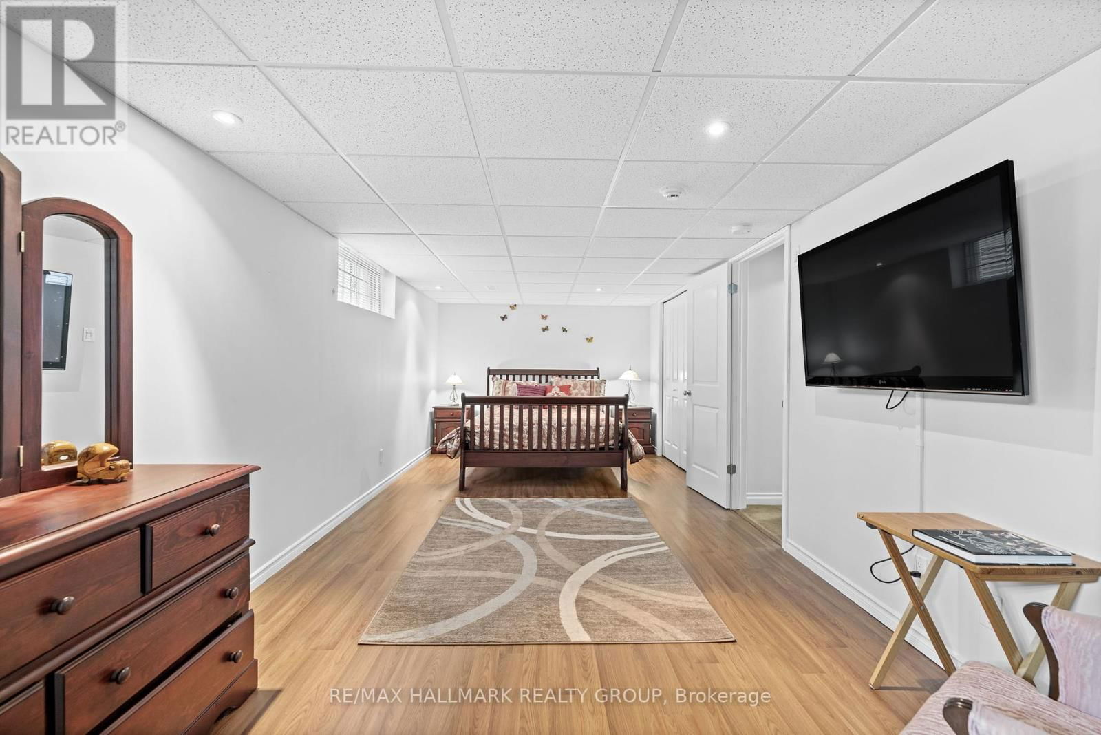 914 EASTBORO AVENUE Image 28