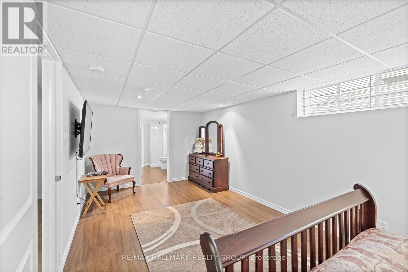 914 EASTBORO AVENUE Image 30