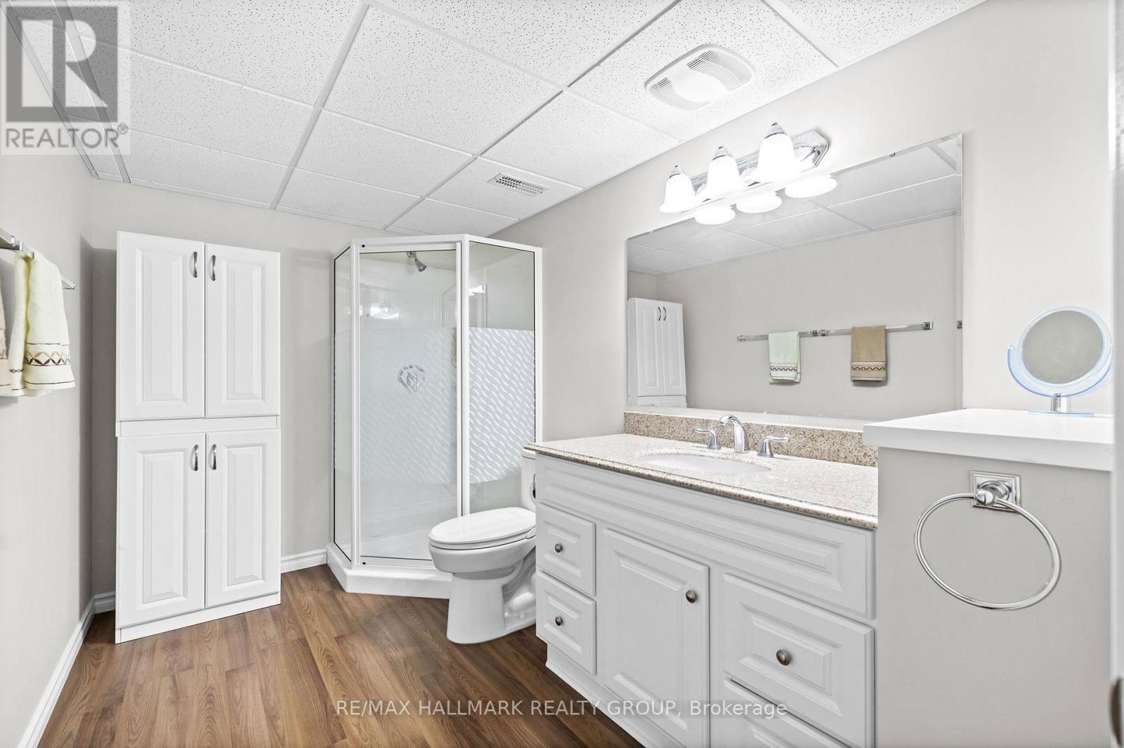 914 EASTBORO AVENUE Image 31