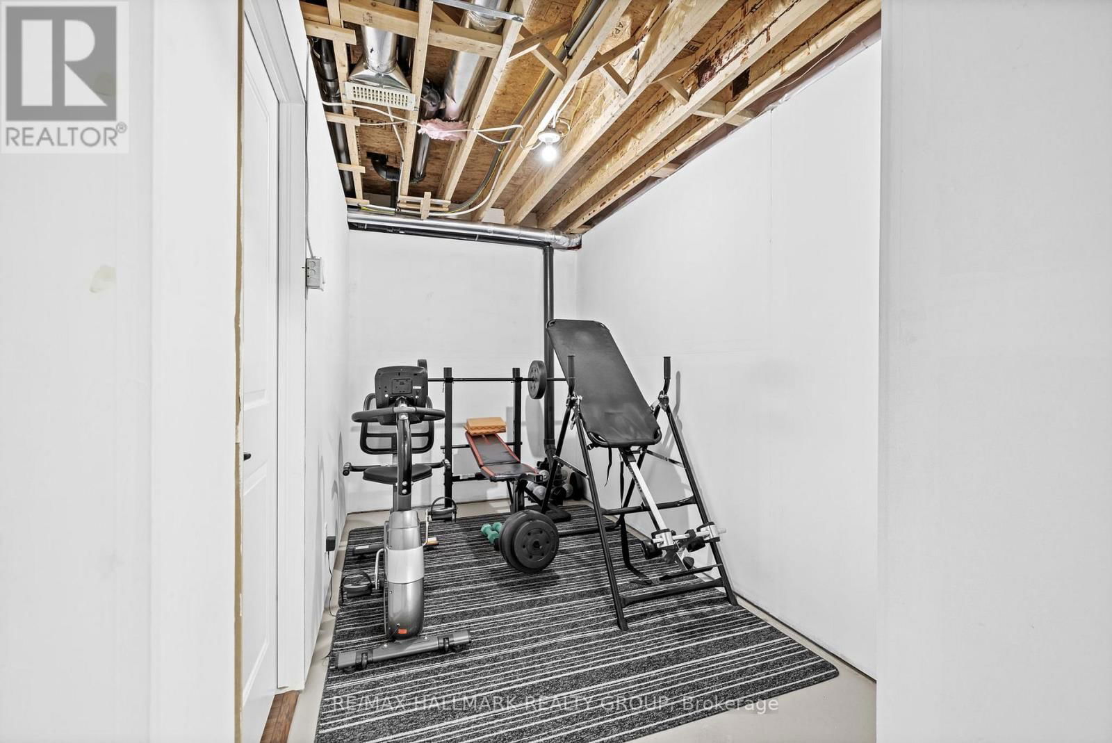 914 EASTBORO AVENUE Image 36