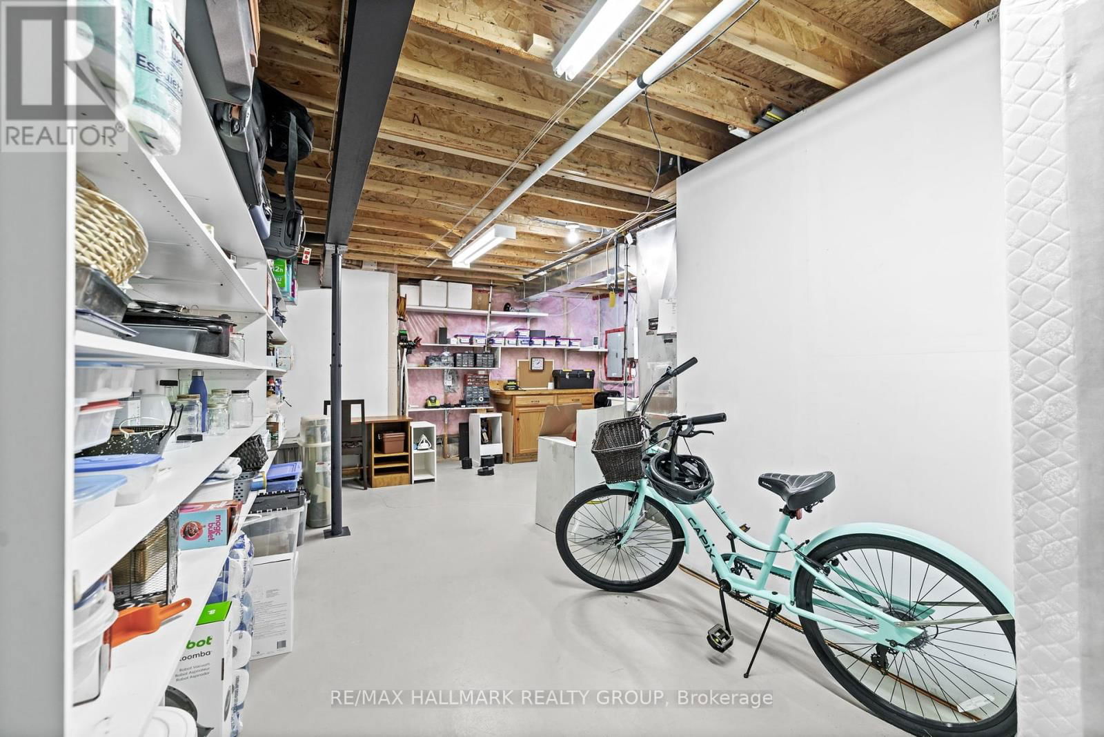 914 EASTBORO AVENUE Image 37
