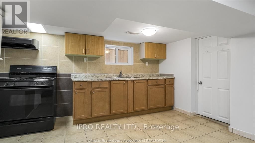 BSMNT - 760 AYLMER AVENUE Image 2