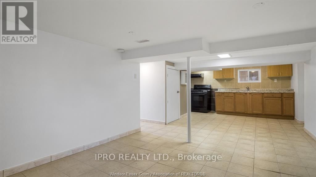BSMNT - 760 AYLMER AVENUE Image 3