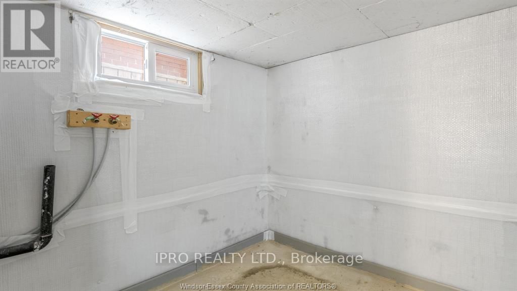 BSMNT - 760 AYLMER AVENUE Image 9