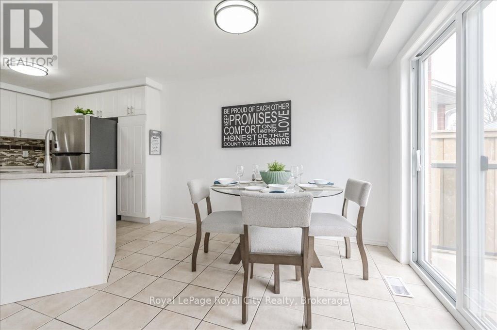 22 ROBERTSON STREET Image 12