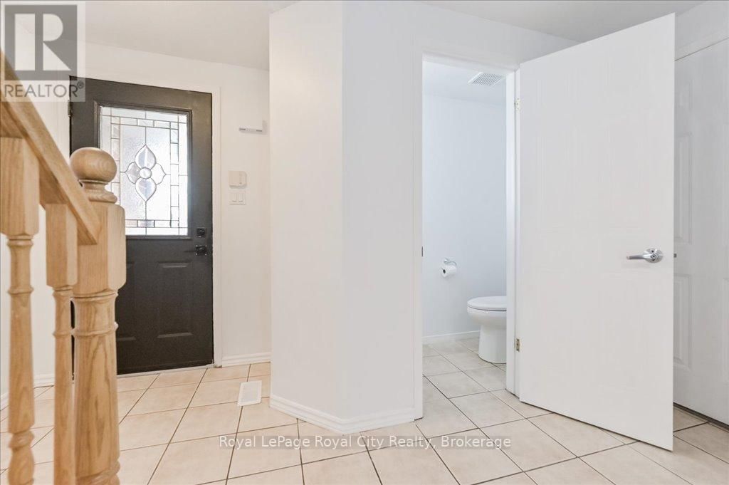 22 ROBERTSON STREET Image 20