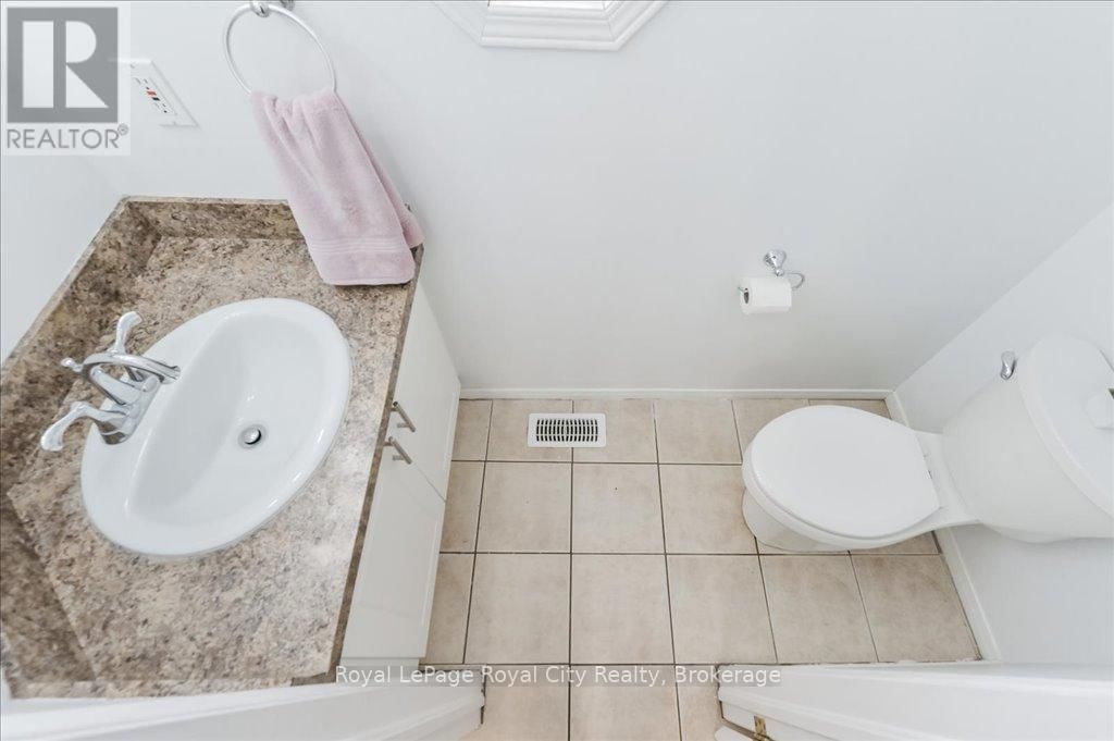 22 ROBERTSON STREET Image 21