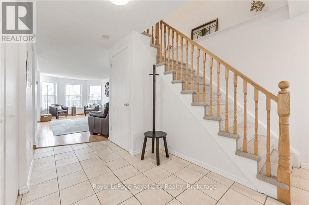22 ROBERTSON STREET Image 22