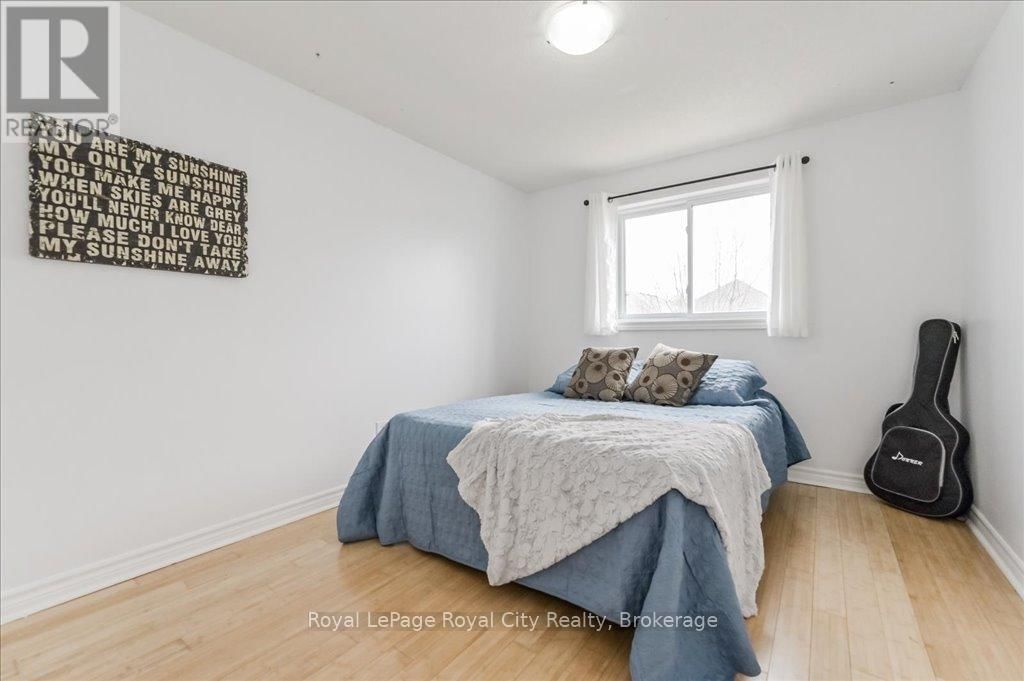 22 ROBERTSON STREET Image 25