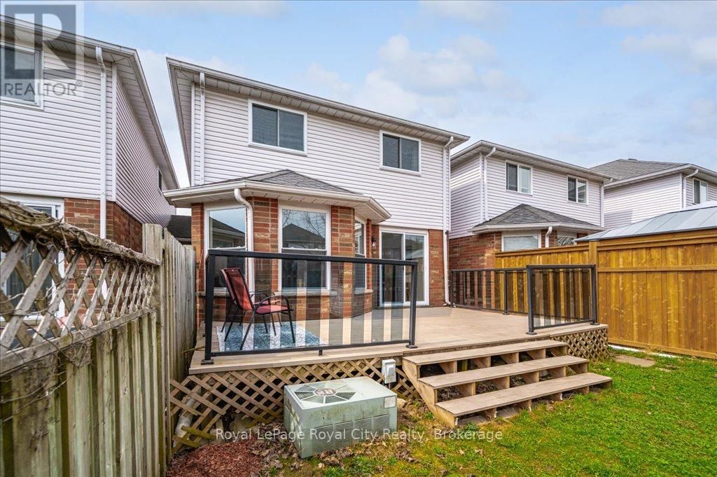 22 ROBERTSON STREET Image 35