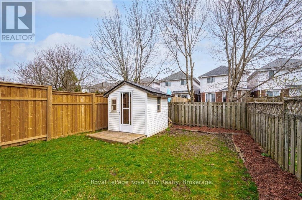 22 ROBERTSON STREET Image 40