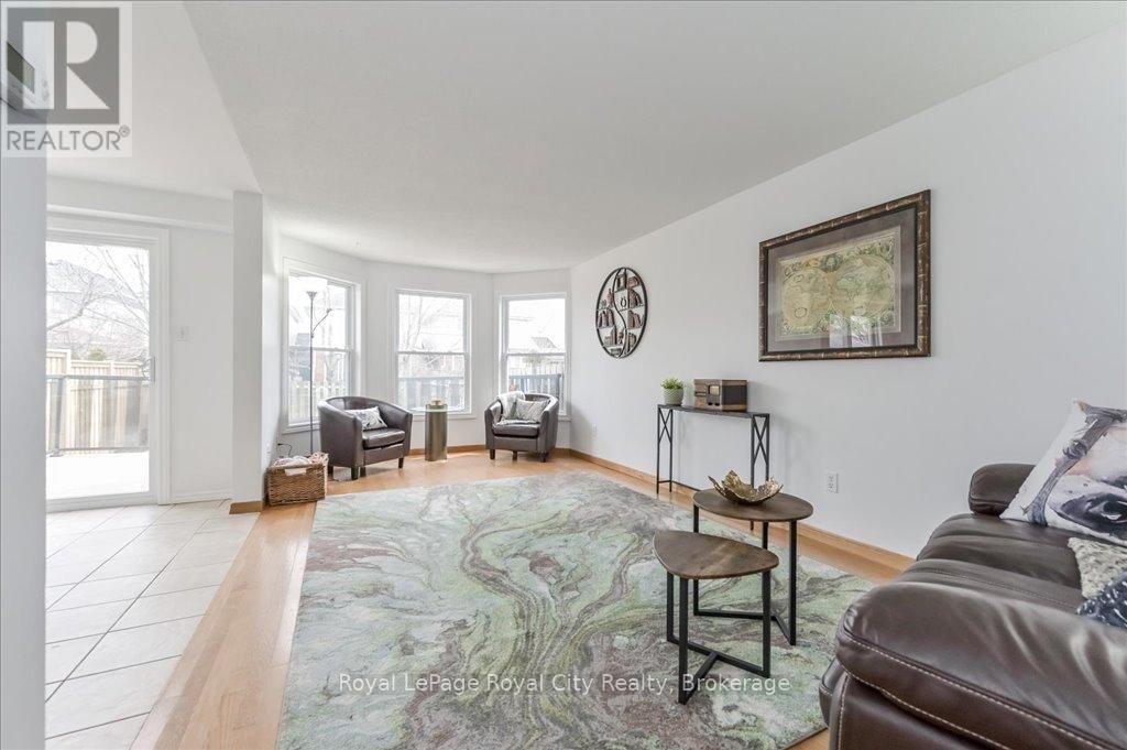 22 ROBERTSON STREET Image 7