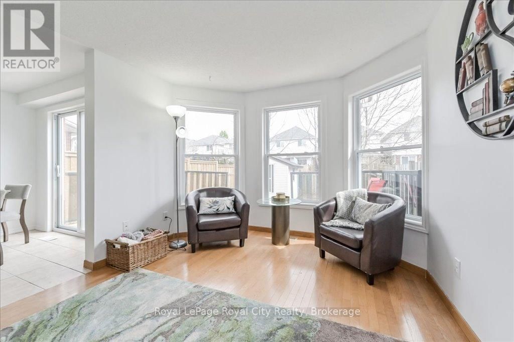 22 ROBERTSON STREET Image 9