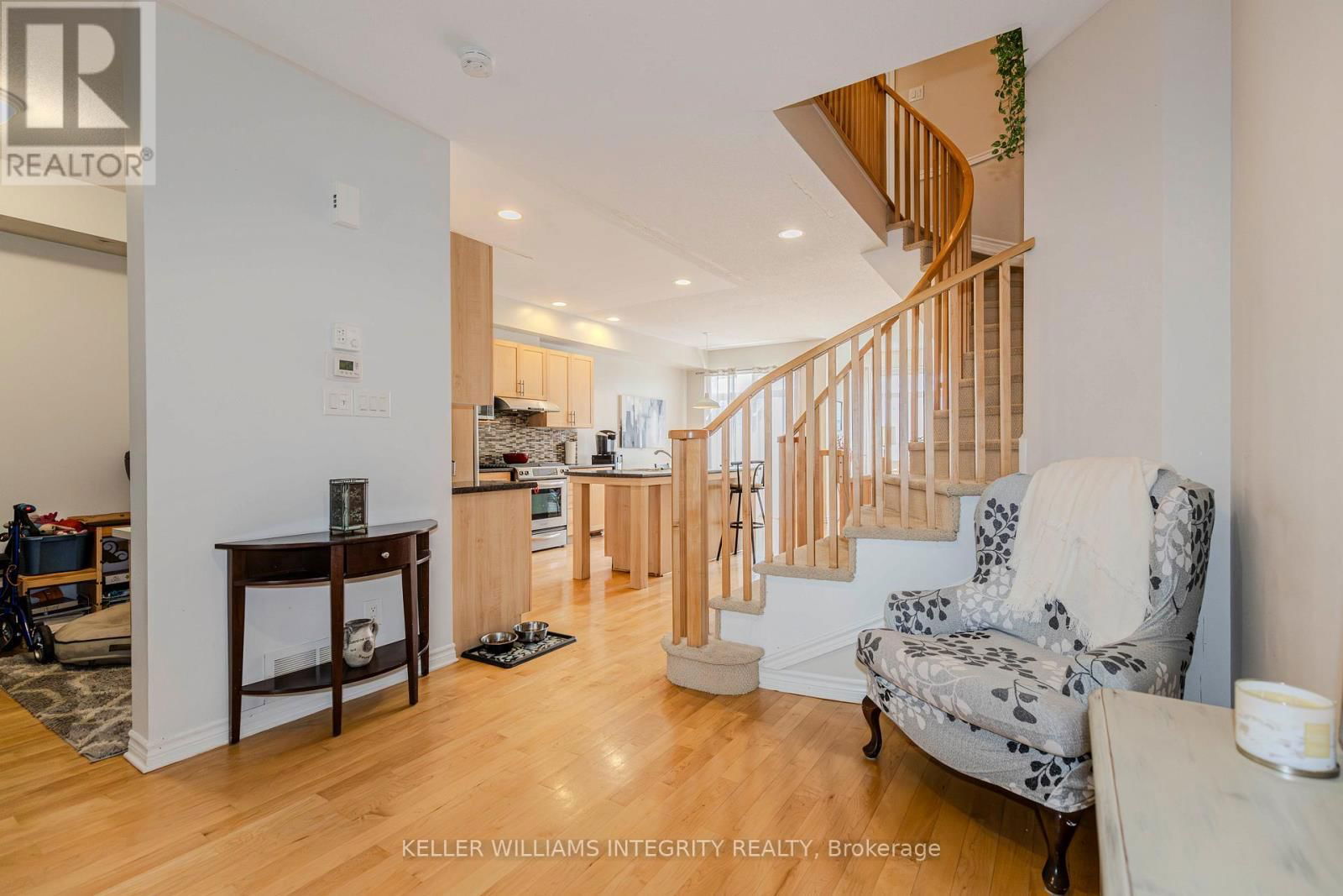 564 REMNOR AVENUE Image 11