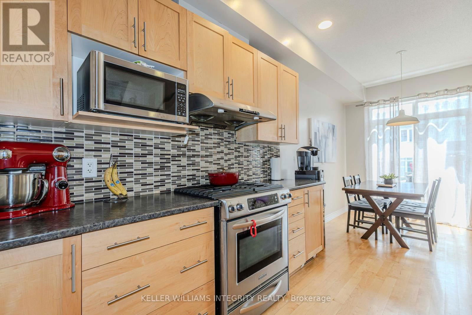 564 REMNOR AVENUE Image 15