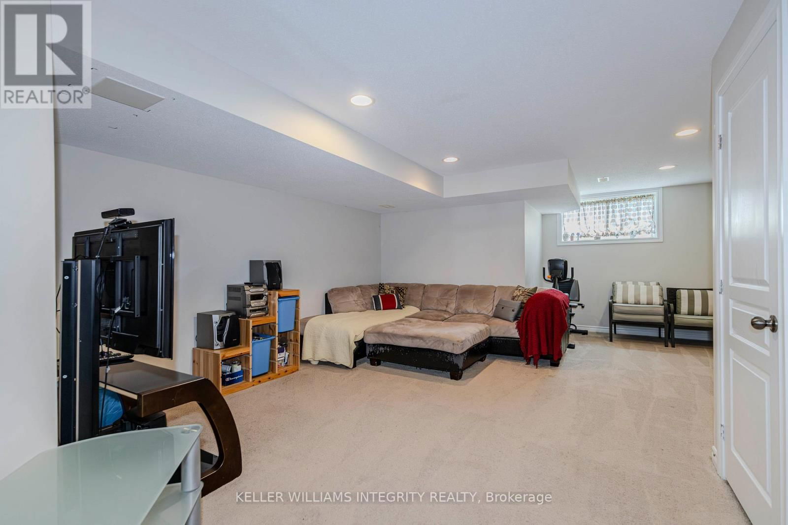564 REMNOR AVENUE Image 34
