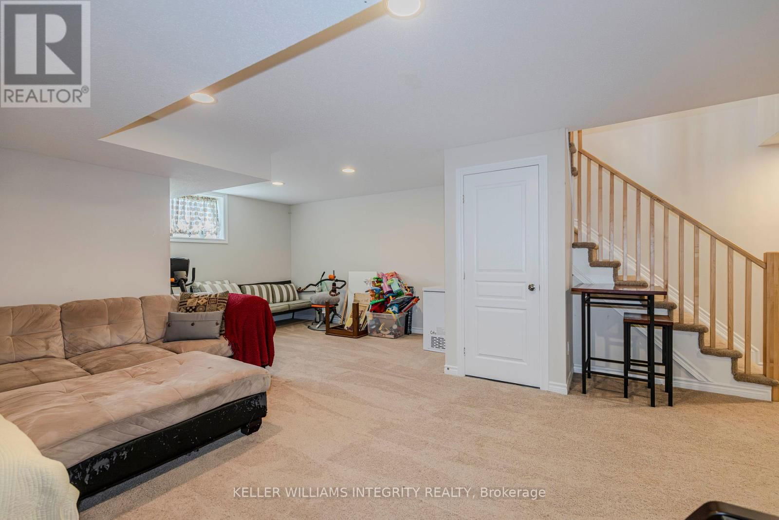 564 REMNOR AVENUE Image 35