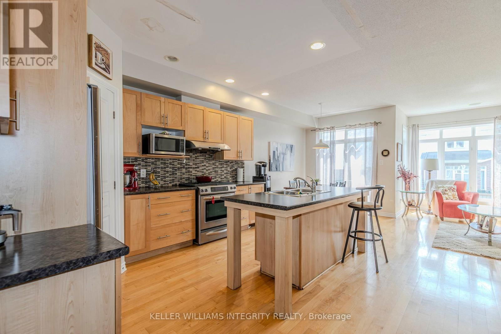 564 REMNOR AVENUE Image 7