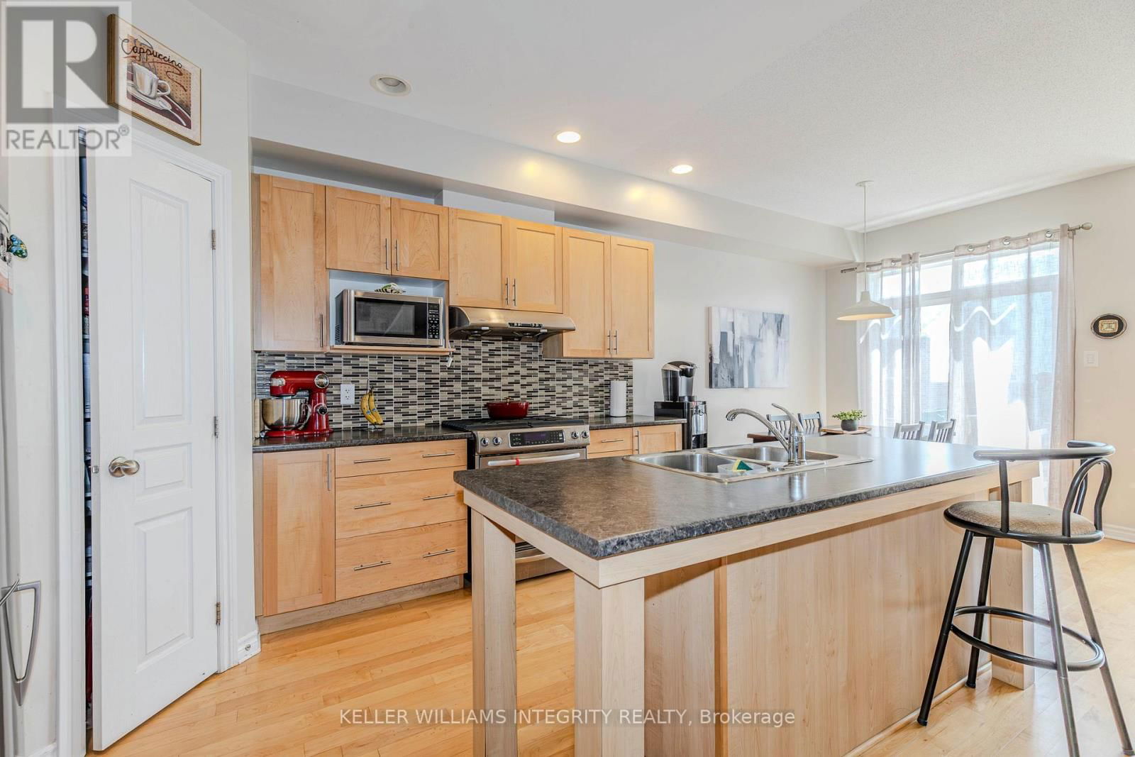 564 REMNOR AVENUE Image 8