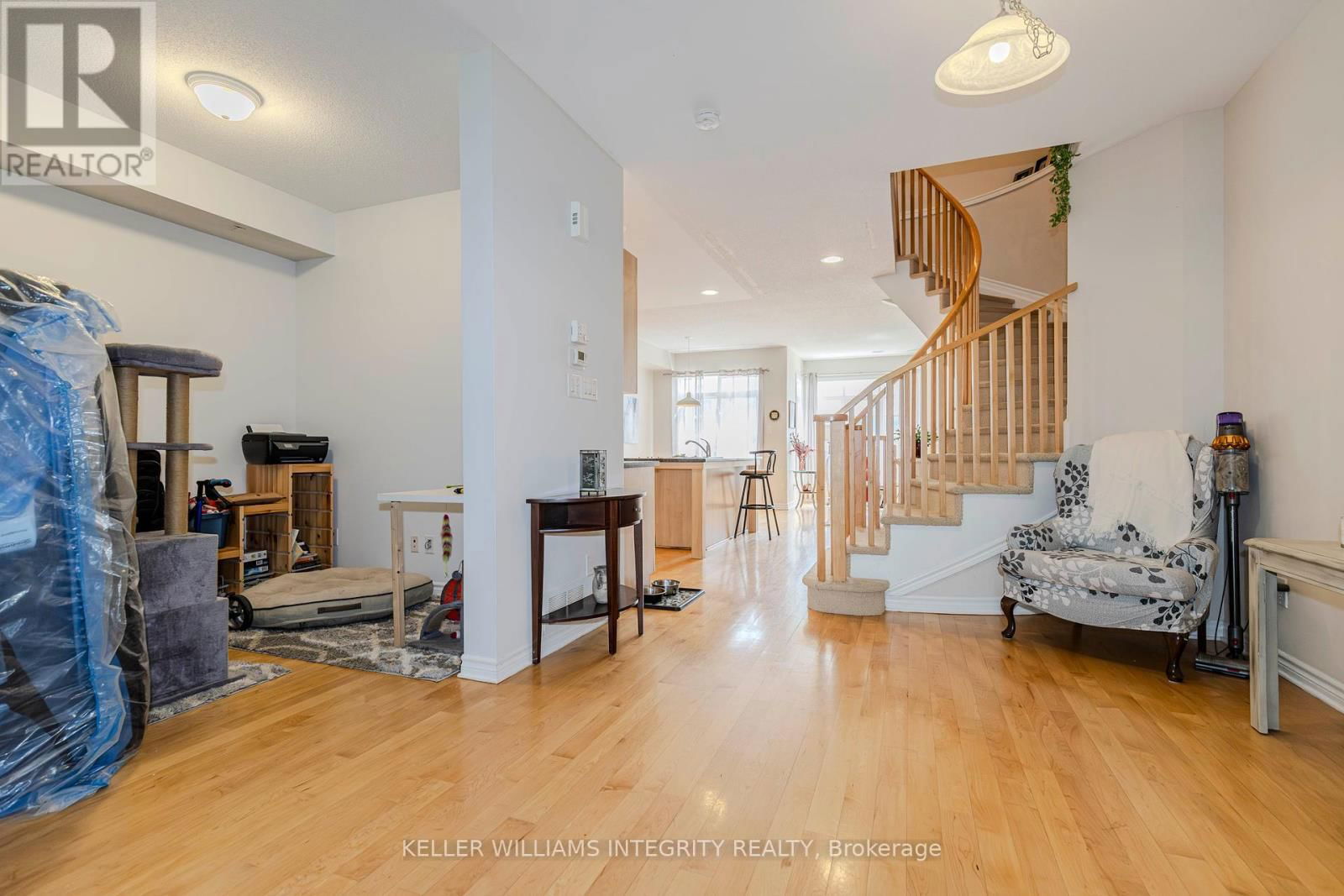 564 REMNOR AVENUE Image 9