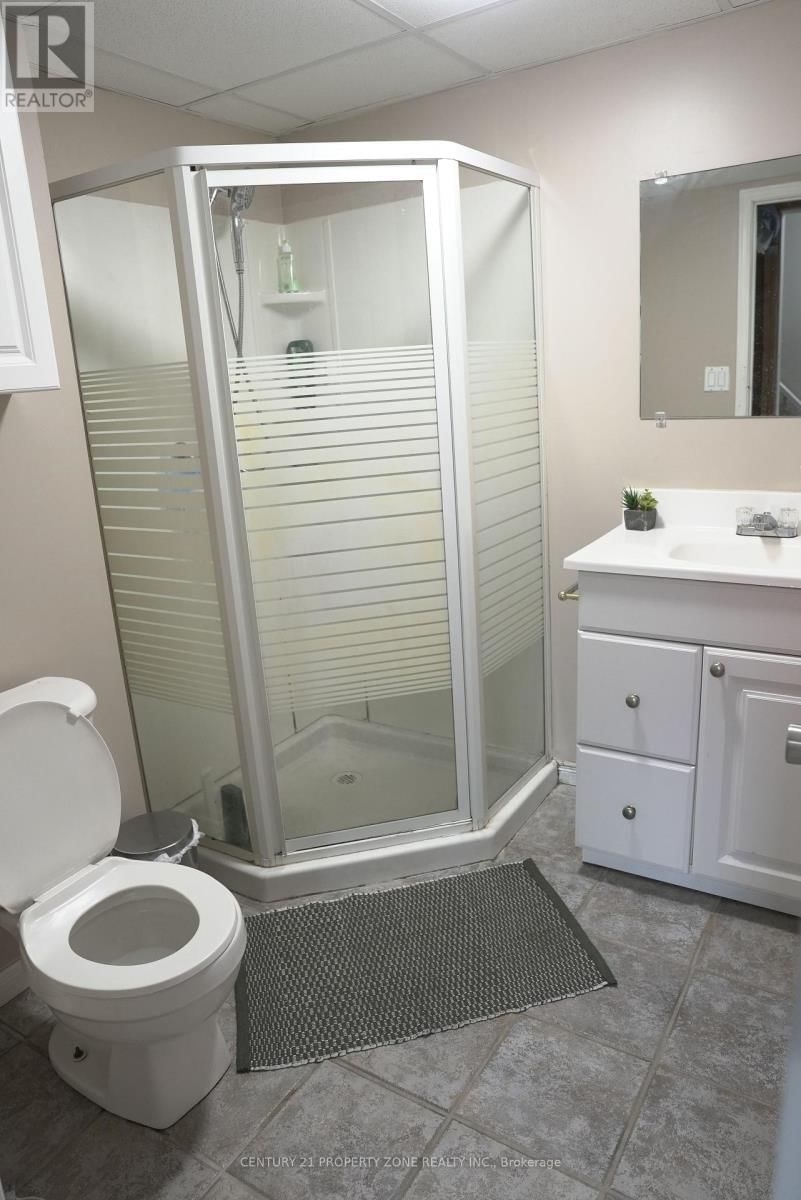 1437 HANSEN CRESCENT WEST Image 12