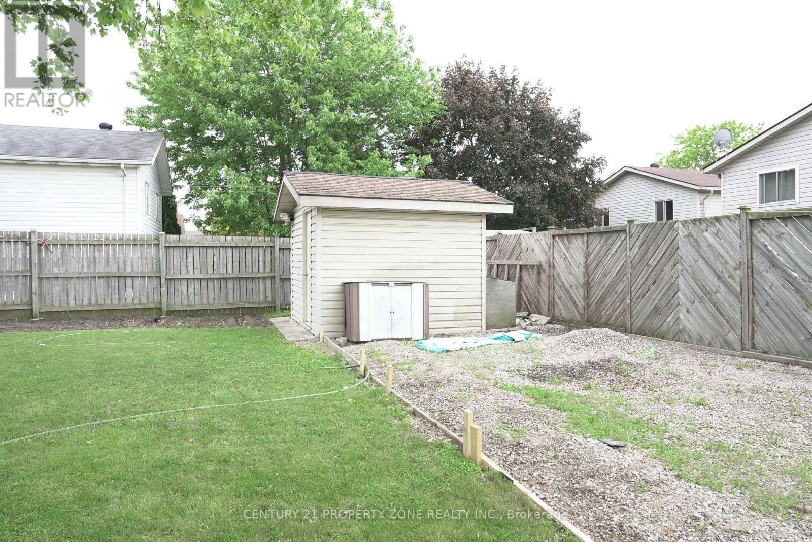 1437 HANSEN CRESCENT WEST Image 22