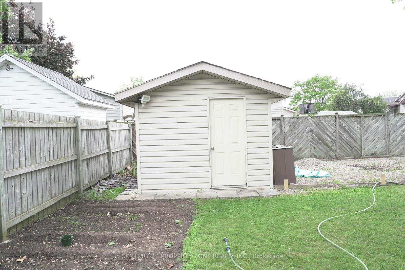 1437 HANSEN CRESCENT WEST Image 23