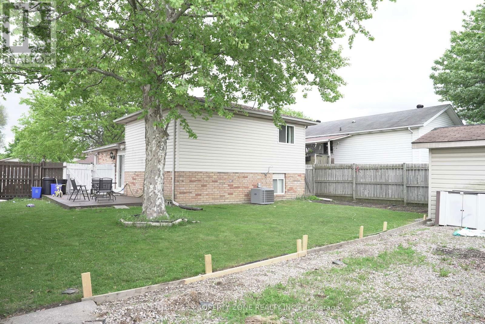 1437 HANSEN CRESCENT WEST Image 24
