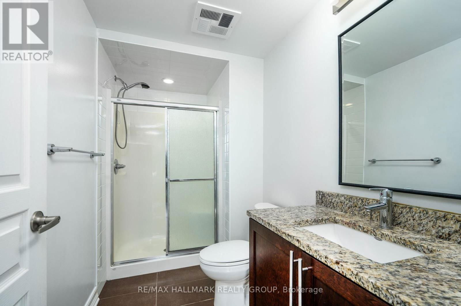 405 - 238 BESSERER STREET Image 39
