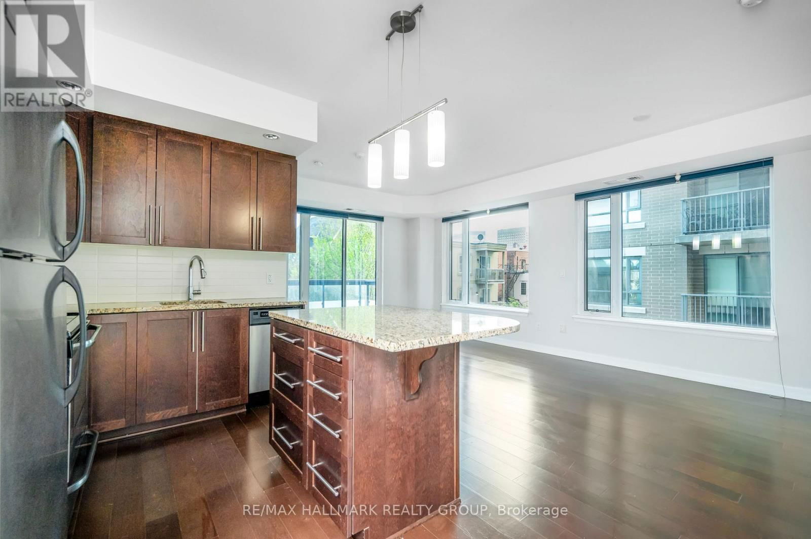 405 - 238 BESSERER STREET Image 27