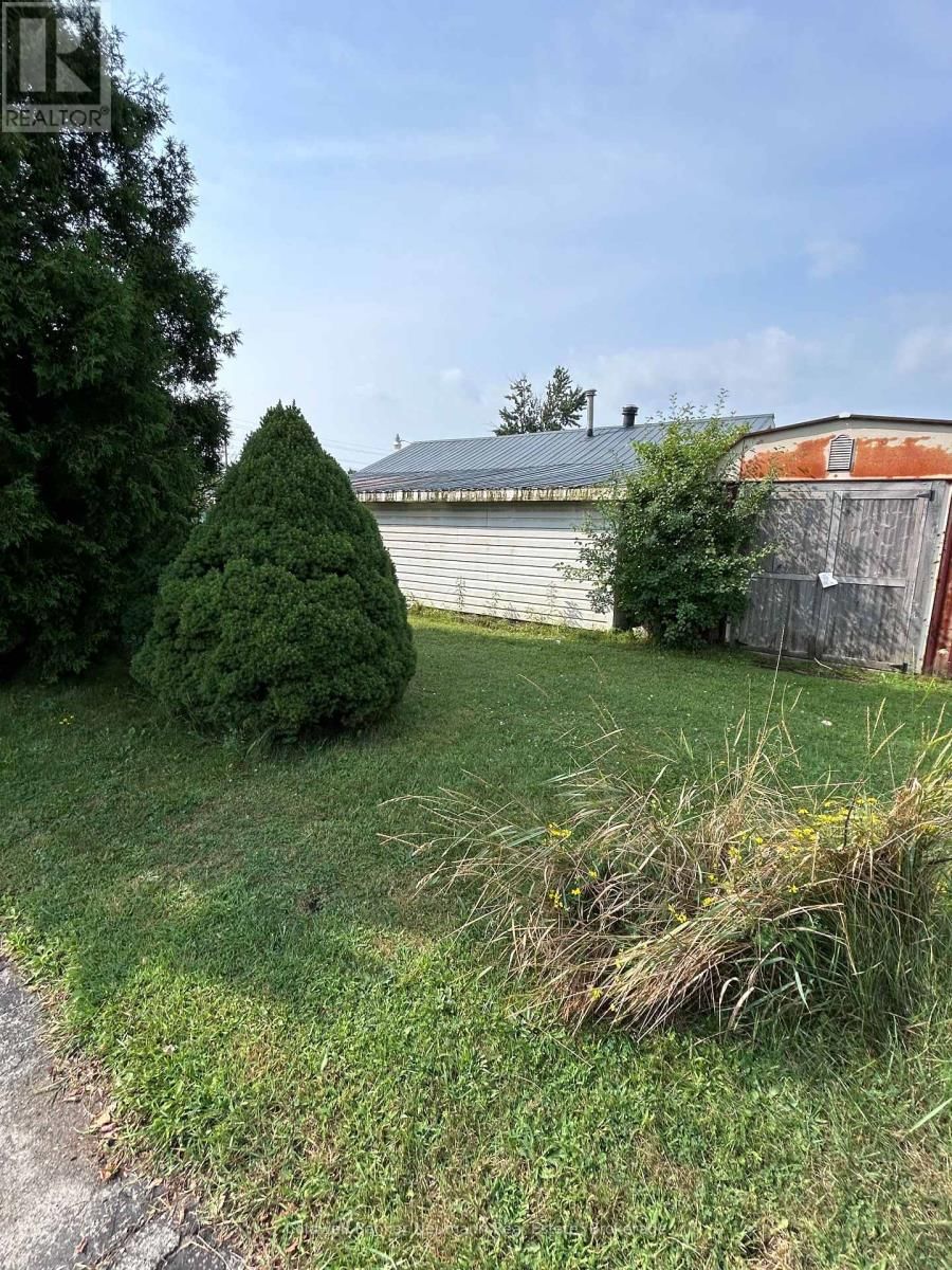 393 WOODLAWN ROAD WEST Image 9